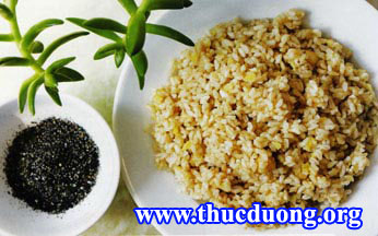 Cách ăn gạo lứt muối mè